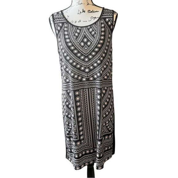 Banana Republic Dresses & Skirts - Banana‎ Republic Black and White Sheath Tribal Geometric Print Dress Medium